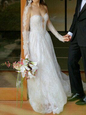 Wtoo by Watters Charlotte Basque-Waist A-Line Lace Wedding Gown - US 0
